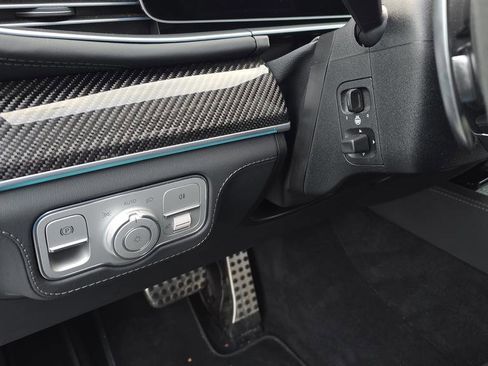 Used 2025 Mercedes-Benz GLS 63 AMG 4MATIC image 32