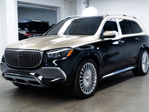 Used 2023 Mercedes-Benz Maybach GLS 600 4MATIC image 3