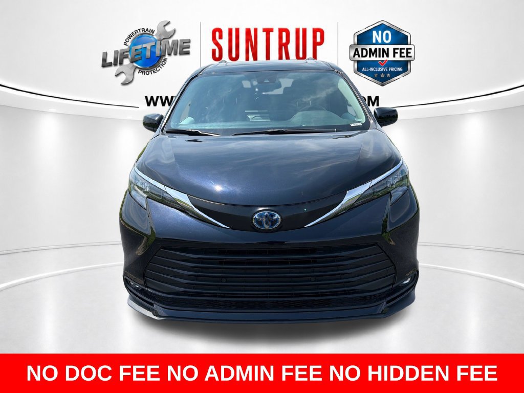 Used 2025 Toyota Sienna XLE FWD image 10