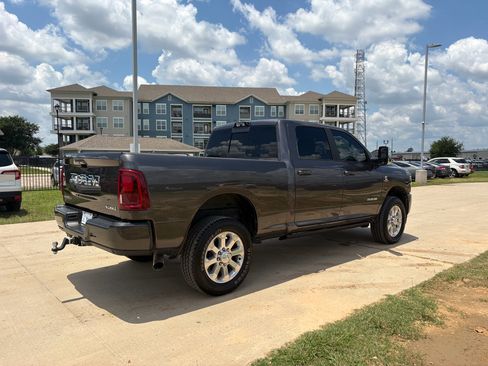 Used 2025 RAM 2500 Laramie AWD/4WD image 8