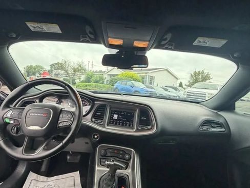 Used 2019 Dodge Challenger SXT RWD image 12