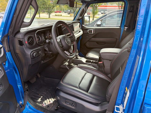 Used 2024 Jeep Gladiator Rubicon AWD/4WD image 5