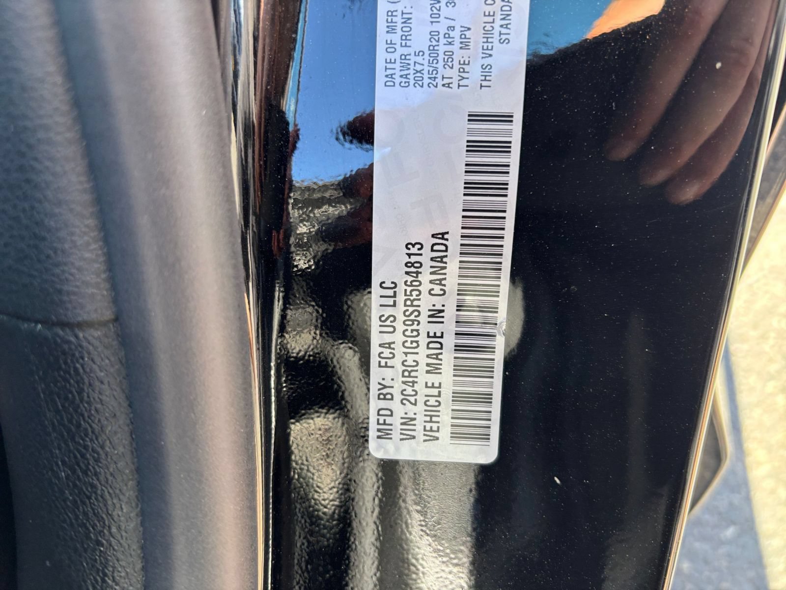 Used 2025 Chrysler Pacifica Limited FWD image 33
