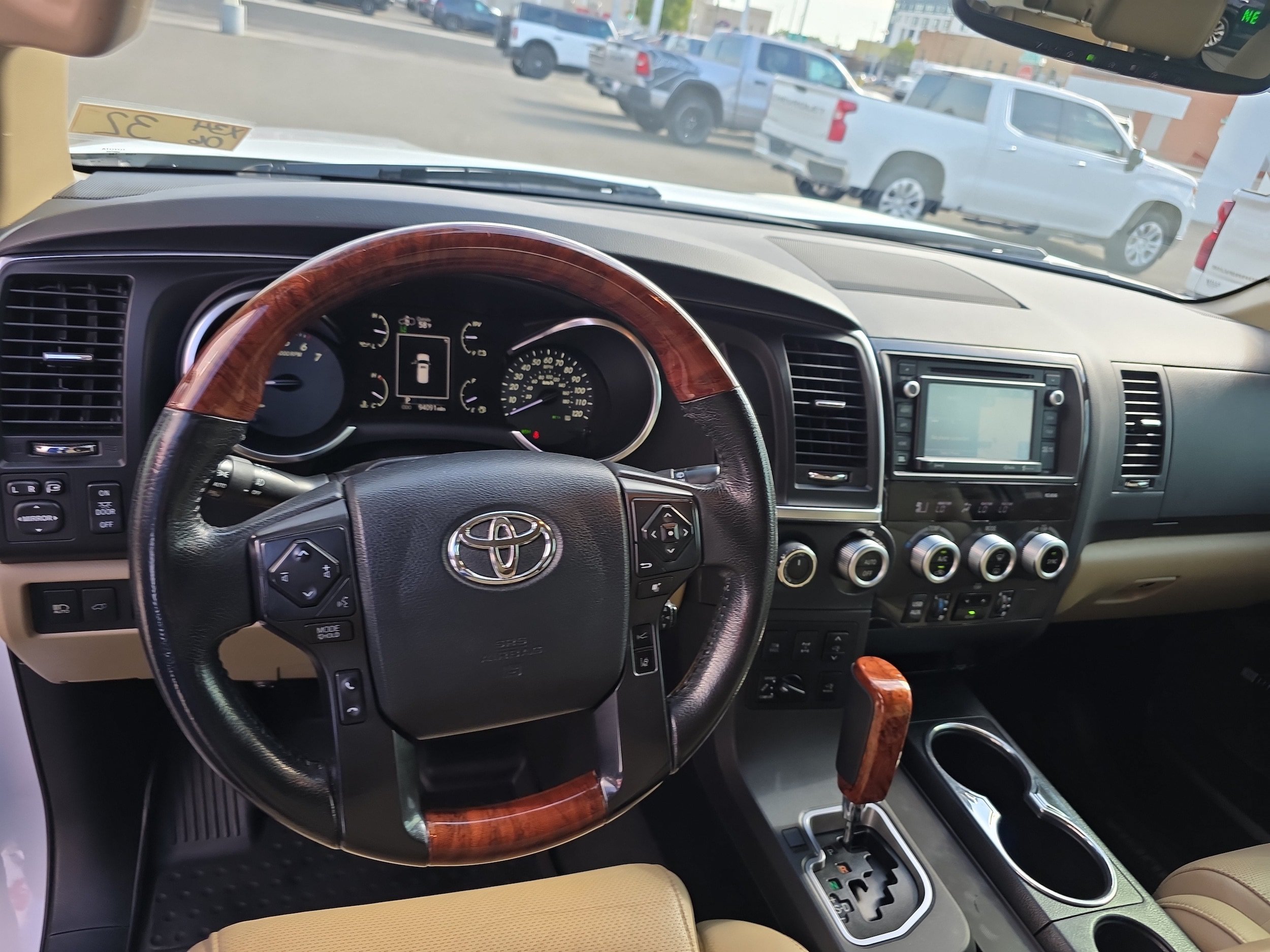 Used 2019 Toyota Sequoia Platinum w/ Carpet Mat Package (TMS) AWD/4WD image 3