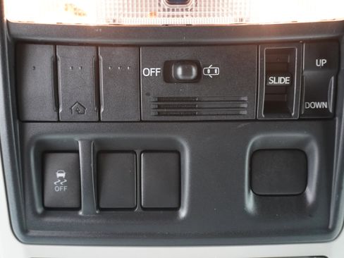 Used 2011 Toyota 4Runner SR5 w/ Convenience Pkg RWD image 18