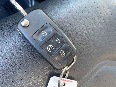 Used 2022 Volkswagen Passat 2.0T image 23