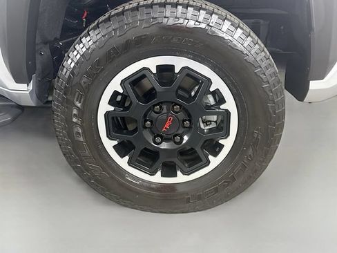 Certified 2026 Toyota 4Runner TRD Off-Road Premium AWD/4WD image 33