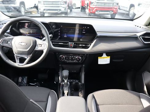 New 2026 Chevrolet TrailBlazer LT w/ Convenience Package FWD image 19
