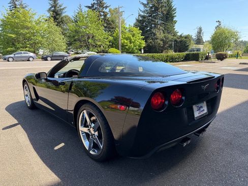 Used 2007 Chevrolet Corvette Coupe w/ Preferred Equipment Group RWD image 5