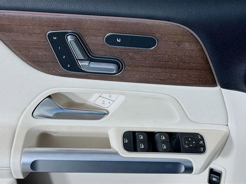 Used 2023 Mercedes-Benz GLB 250 GLB 250 image 17