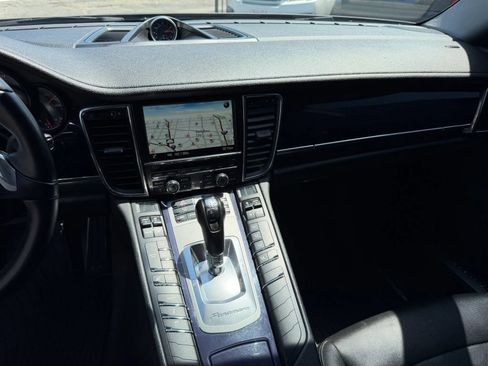 Used 2014 Porsche Panamera 4 AWD/4WD image 39
