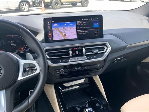Used 2024 BMW X4 xDrive30i w/ M Sport Package image 6