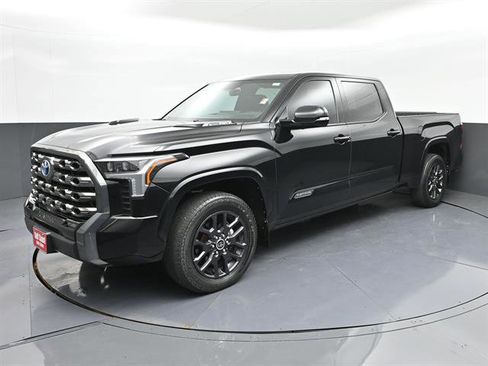 Used 2023 Toyota Tundra Platinum image 1
