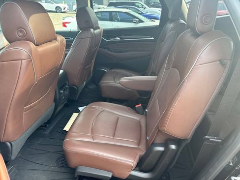 Used 2018 Buick Enclave Avenir w/ Avenir Technology Package AWD/4WD image 26