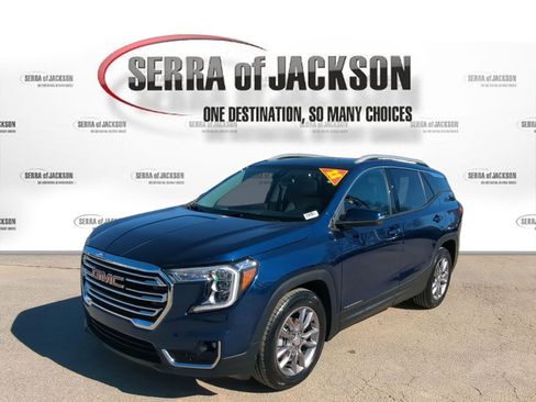Used 2022 GMC Terrain SLT w/ Infotainment Package II image 5