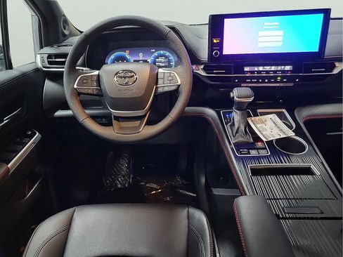 New 2026 Toyota Sienna XSE image 10