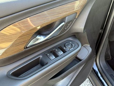 Used 2019 GMC Terrain SLE w/ Driver Convenience Package image 18