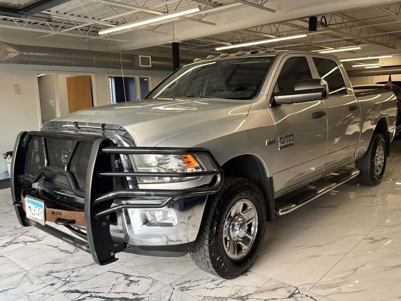Used 2015 RAM 3500 Tradesman w/ Chrome Appearance Group AWD/4WD image 3