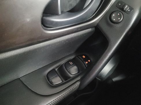 Used 2020 Nissan Rogue Sport S image 27