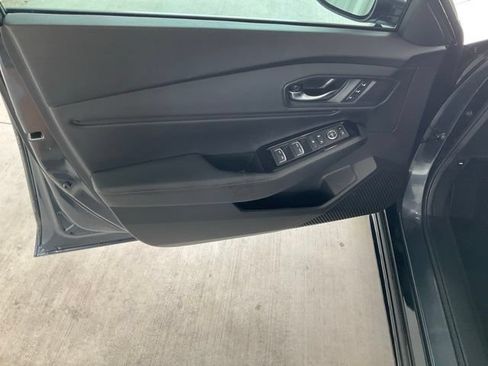 Used 2025 Honda Accord Touring image 5