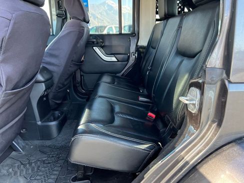 Used 2014 Jeep Wrangler Unlimited Sahara w/ Connectivity Group image 23