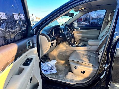 Used 2018 Jeep Grand Cherokee Overland image 5