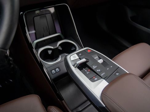 Certified 2025 BMW X2 xDrive28i image 12