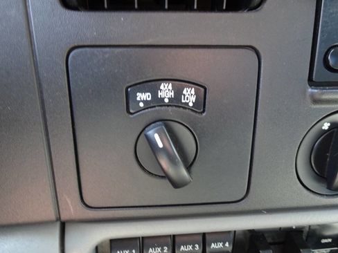 Used 2005 Ford F250 XLT AWD/4WD image 28