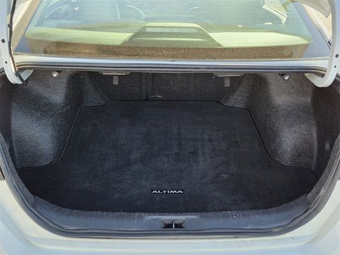 Used 2024 Nissan Altima 2.5 SR image 25