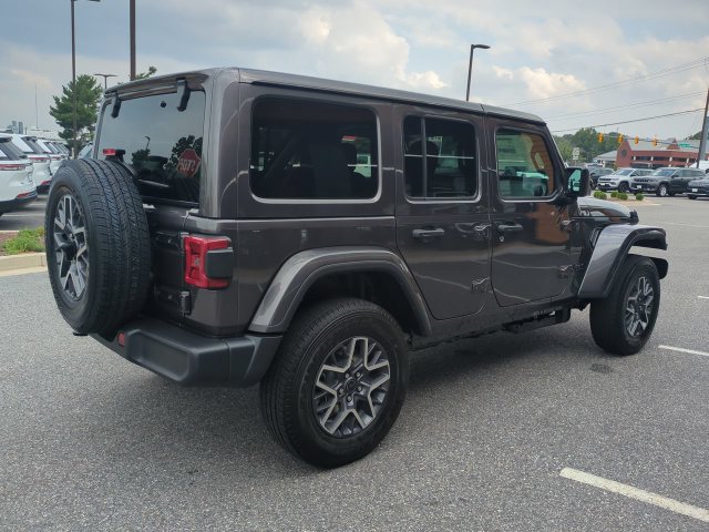 New 2026 Jeep Wrangler Unlimited Sahara w/ Technology Group AWD/4WD image 4