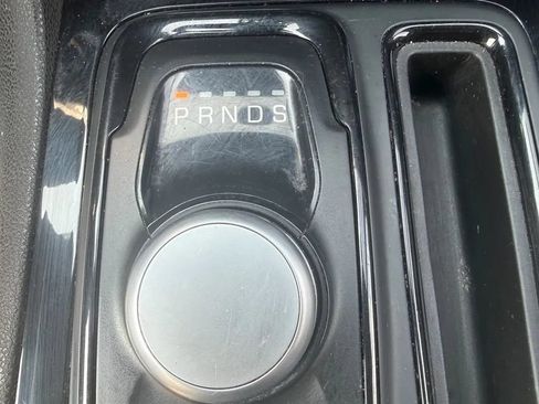 Used 2019 Chrysler 300 S RWD image 16