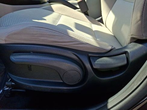 Used 2025 Kia Soul LX w/ LX Technology Package image 14