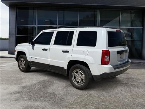 Used 2014 Jeep Patriot Sport image 3