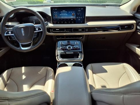 Used 2023 Lincoln Nautilus Reserve w/ Luxury Package AWD/4WD image 9