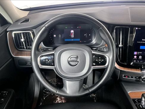 Used 2023 Volvo XC60 B5 Plus AWD/4WD image 5