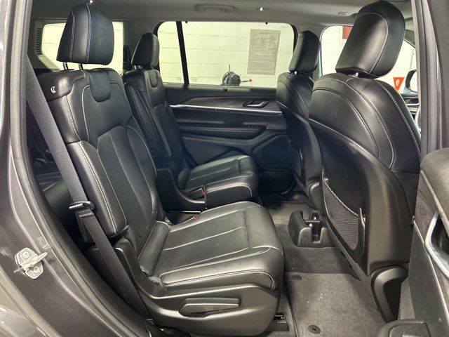 Used 2023 Jeep Grand Cherokee L Limited w/ Luxury Tech Group II AWD/4WD image 18