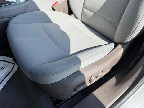 Used 2017 Chevrolet Malibu LT FWD image 17