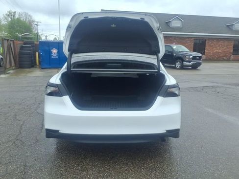 Used 2022 Toyota Camry LE FWD image 7