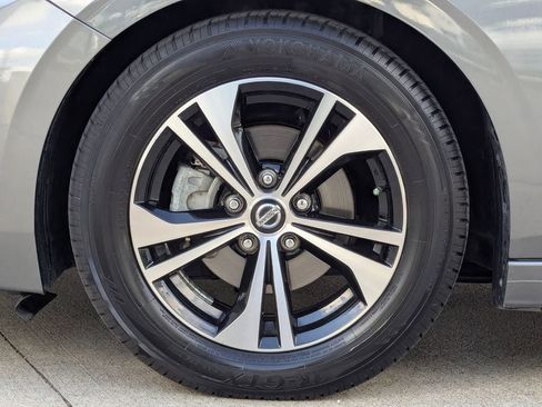 Used 2021 Nissan Sentra SV image 13