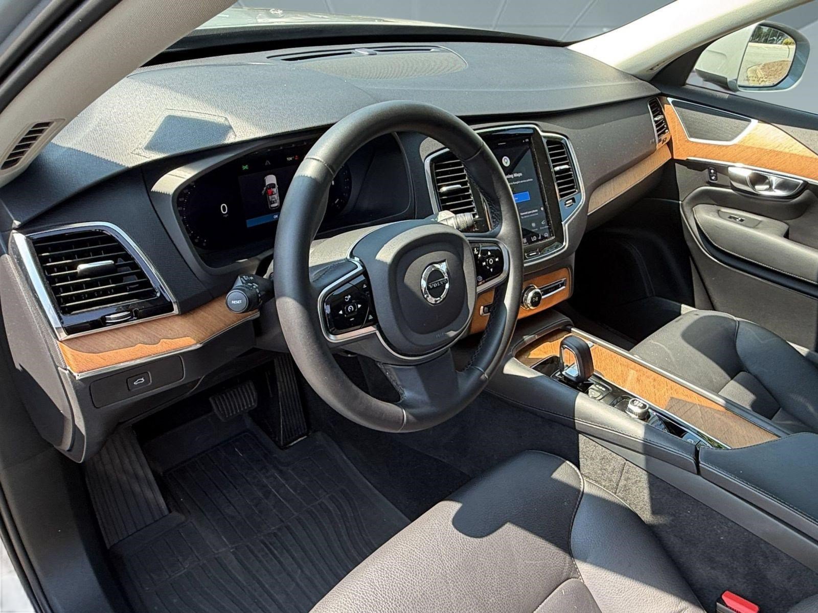 Certified 2024 Volvo XC90 B6 Plus w/ Protection Package Premier AWD/4WD image 4