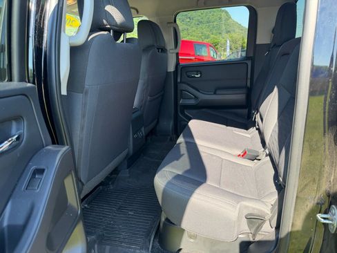 Used 2023 Nissan Frontier SV w/ SV Convenience Package AWD/4WD image 6