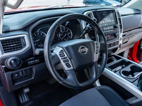 Used 2020 Nissan Titan SV w/ SV Convenience Package AWD/4WD image 16