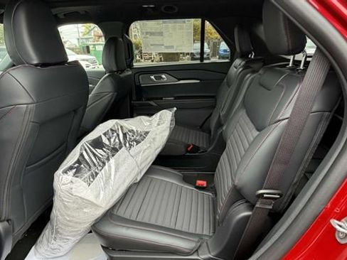 New 2026 Ford Explorer ST-Line w/ ST-Line Street Pack image 5