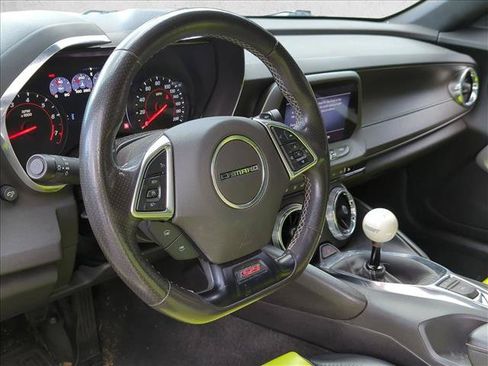 Used 2019 Chevrolet Camaro SS RWD image 9