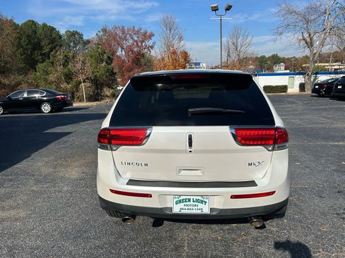 Used 2011 Lincoln MKX FWD w/ 101A Rapid Spec Order Code image 3