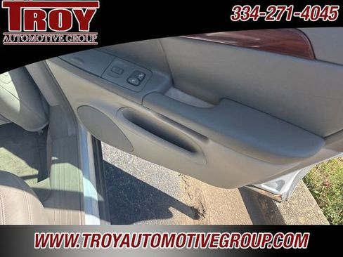 Used 2004 Cadillac De Ville w/ Equipment Group image 22