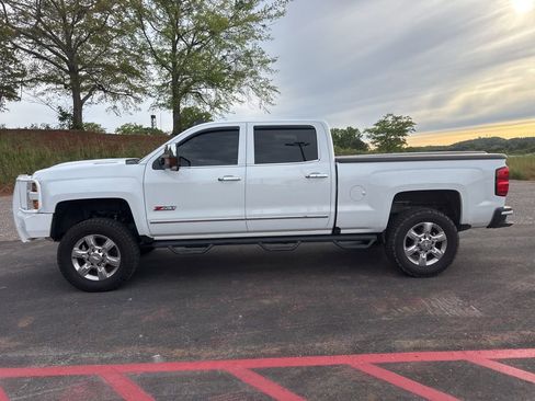 Used 2018 Chevrolet Silverado 2500 LTZ w/ Duramax Plus Package image 7