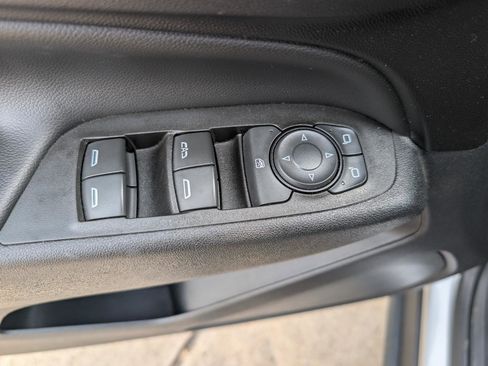 Used 2021 Chevrolet Equinox LT FWD image 16