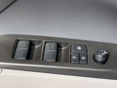 Used 2023 Toyota Camry SE w/ Convenience Package image 16