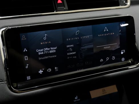 Used 2023 Land Rover Range Rover Evoque R-Dynamic SE image 24